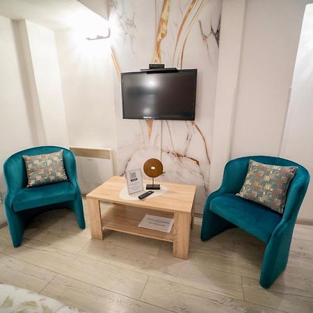 Apartmani Aleksandra U Centru Grada Kragujevac Dış mekan fotoğraf