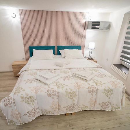 Apartmani Aleksandra U Centru Grada Kragujevac Dış mekan fotoğraf