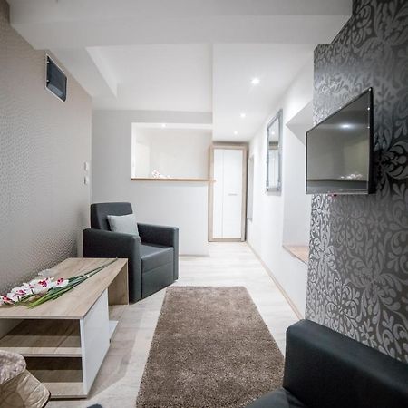 Apartmani Aleksandra U Centru Grada Kragujevac Dış mekan fotoğraf