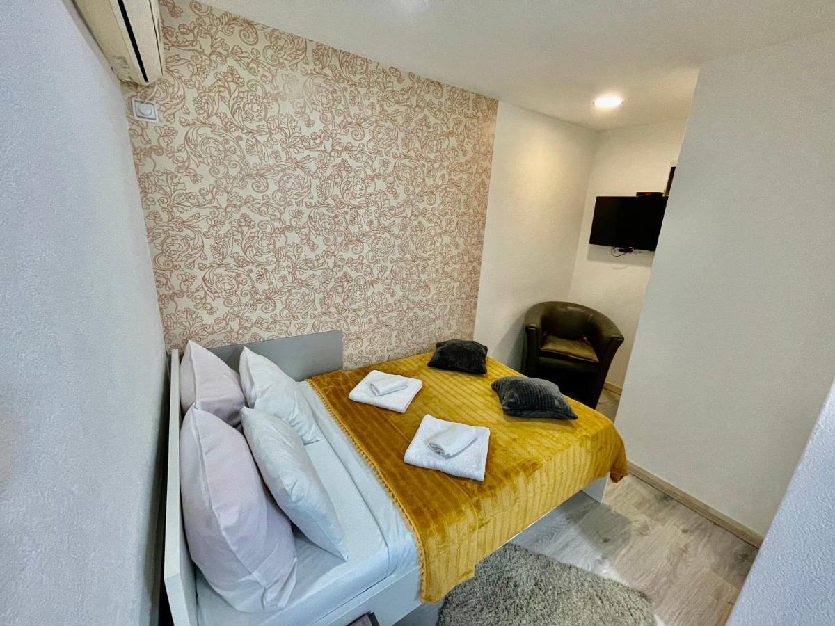 Apartmani Aleksandra U Centru Grada Kragujevac Dış mekan fotoğraf