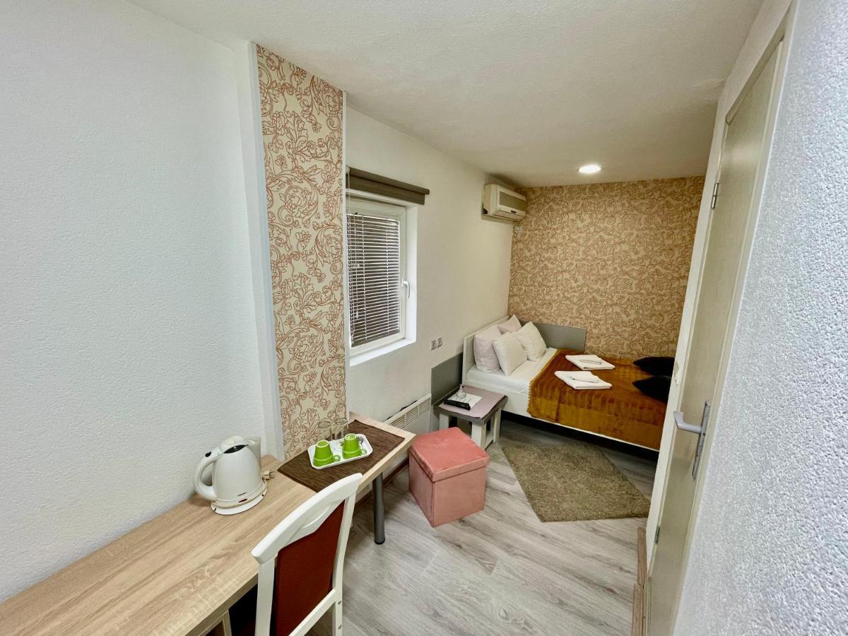 Apartmani Aleksandra U Centru Grada Kragujevac Dış mekan fotoğraf