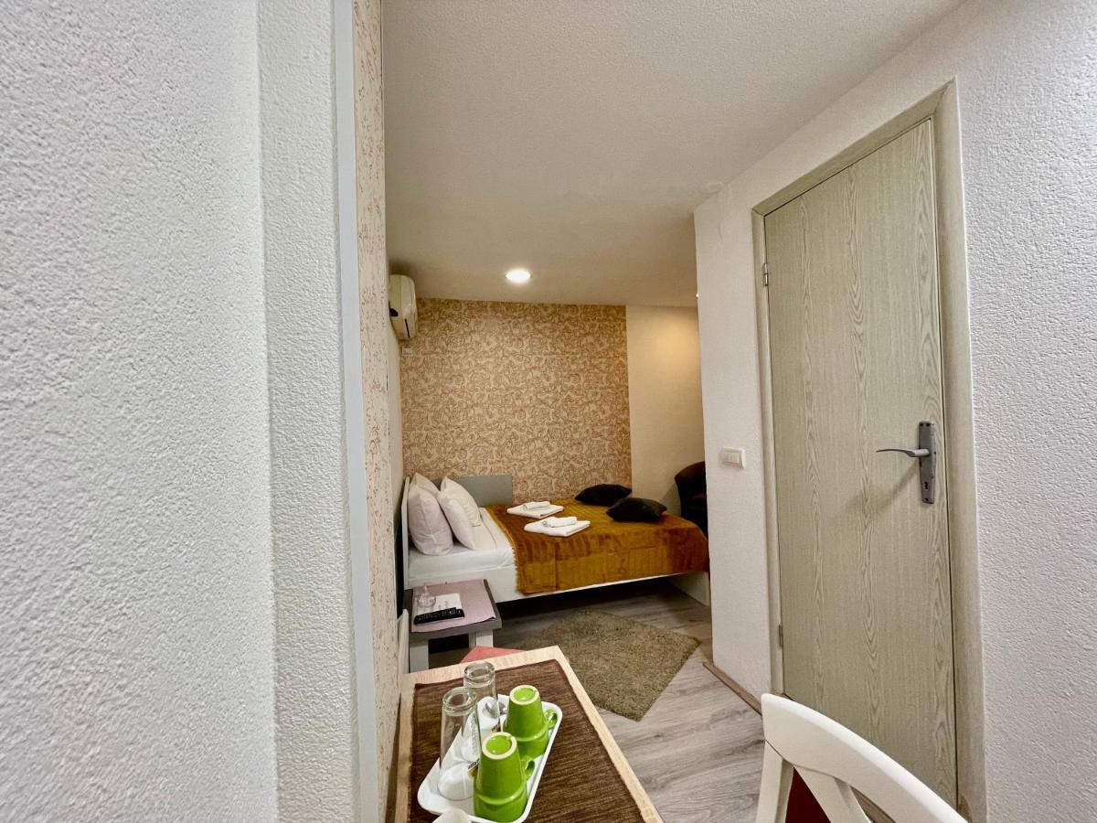 Apartmani Aleksandra U Centru Grada Kragujevac Dış mekan fotoğraf