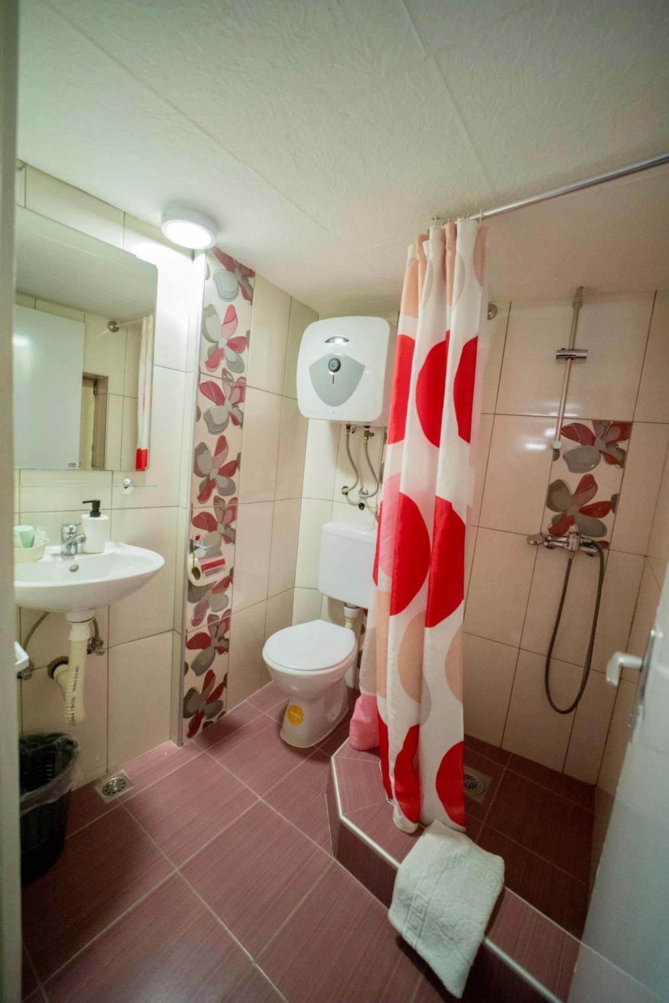 Apartmani Aleksandra U Centru Grada Kragujevac Dış mekan fotoğraf