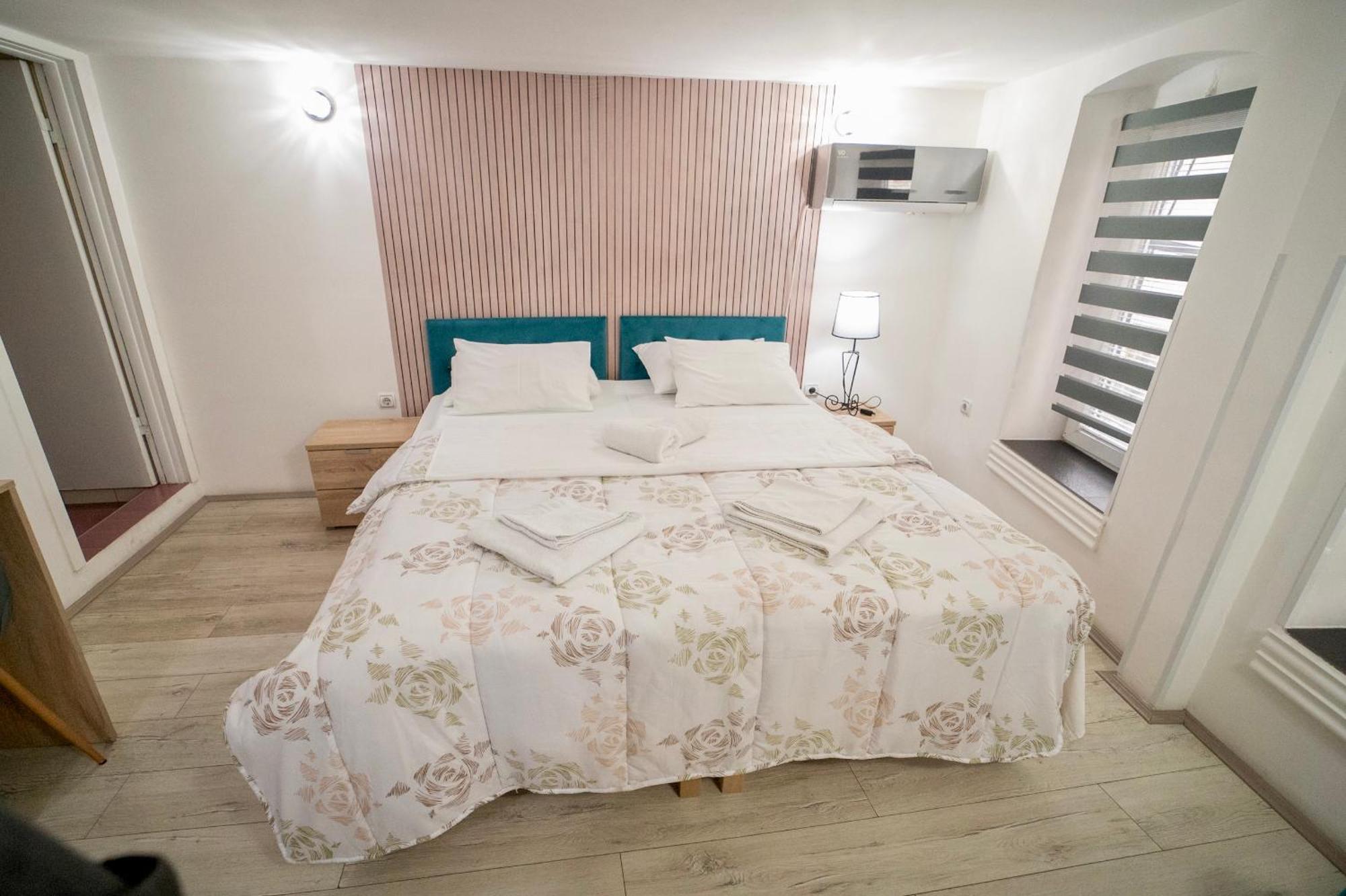 Apartmani Aleksandra U Centru Grada Kragujevac Dış mekan fotoğraf