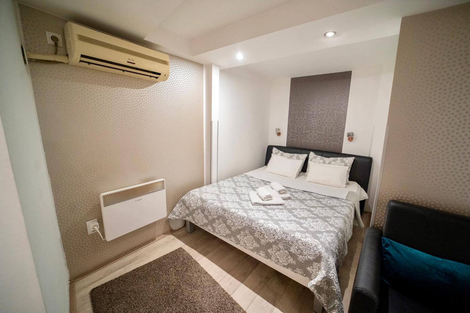 Apartmani Aleksandra U Centru Grada Kragujevac Dış mekan fotoğraf