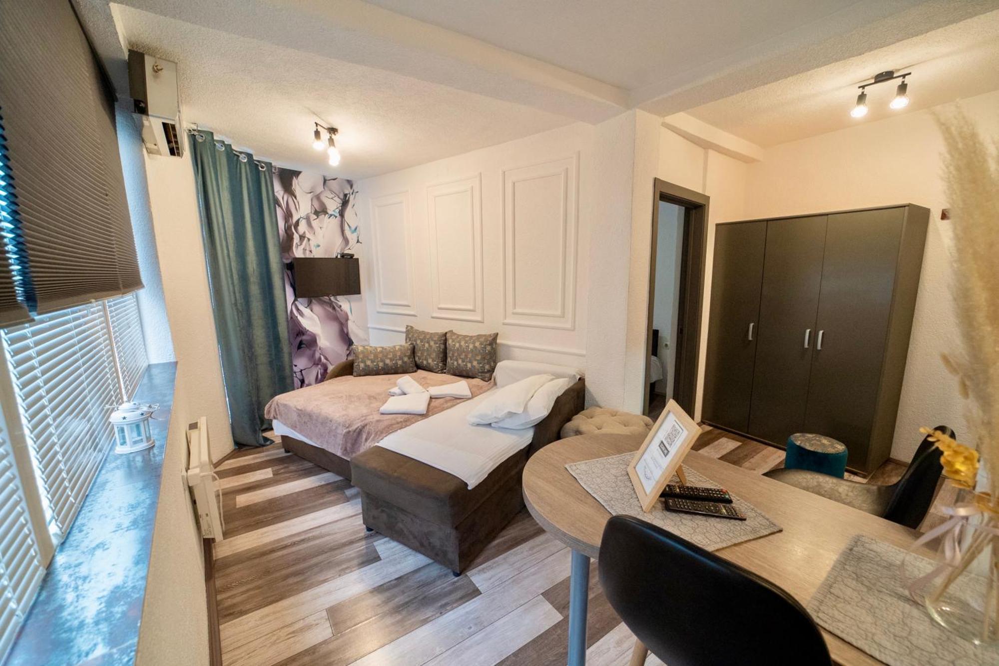 Apartmani Aleksandra U Centru Grada Kragujevac Dış mekan fotoğraf