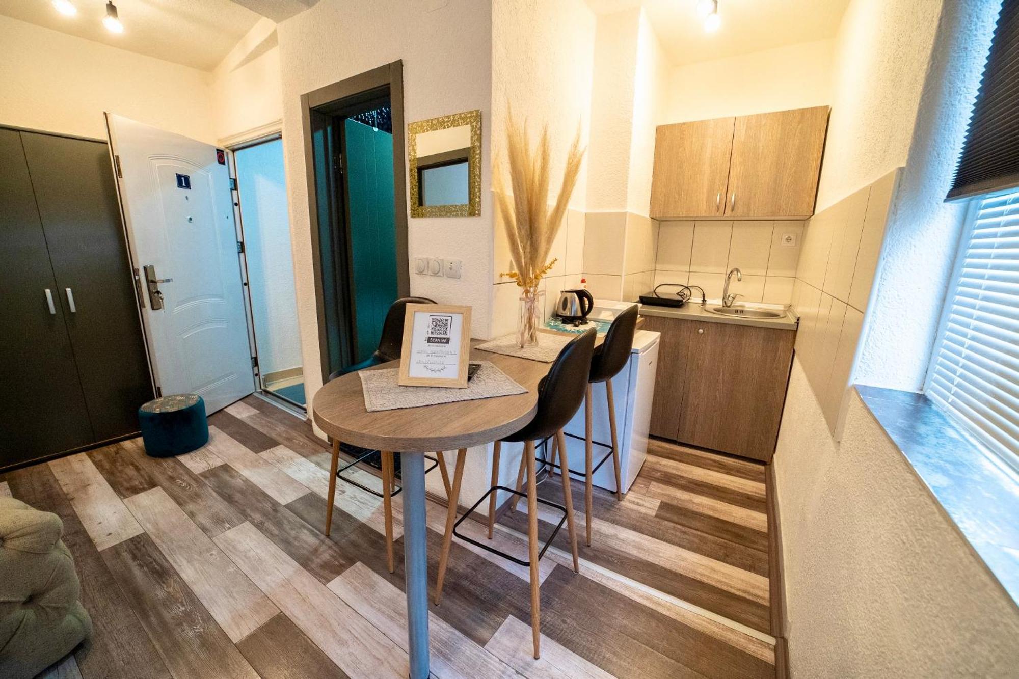 Apartmani Aleksandra U Centru Grada Kragujevac Dış mekan fotoğraf