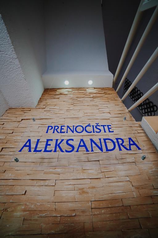Apartmani Aleksandra U Centru Grada Kragujevac Dış mekan fotoğraf